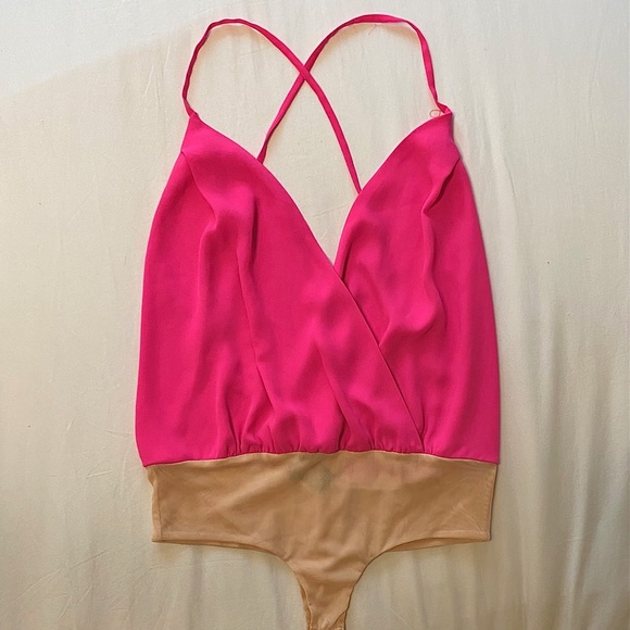 LuLus - SEXY Backless Neon Pink Bodysuit - S - Picture 4 of 14